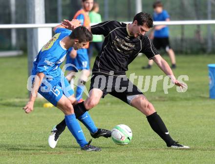 Fussball Kaerntner Liga. VSV gegen Koettmannsdorf. Ivan Krnjic, (VSV),   Christoph Pibal  (Koettmannsdorf). Villach, am 2.5.2015.
Foto: Kuess
---
pressefotos, pressefotografie, kuess, qs, qspictures, sport, bild, bilder, bilddatenbank