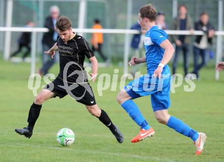 Fussball Kaerntner Liga. VSV gegen Koettmannsdorf. Stefan Antolitsch, (VSV),  Jakob Orgonyi  (Koettmannsdorf). Villach, am 2.5.2015.
Foto: Kuess
---
pressefotos, pressefotografie, kuess, qs, qspictures, sport, bild, bilder, bilddatenbank