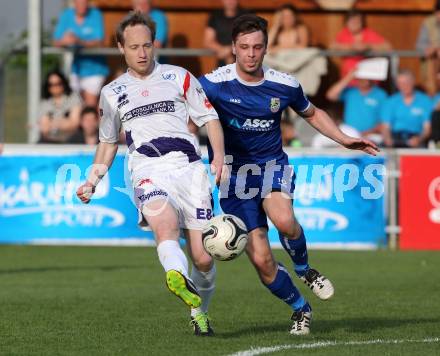 Fussball Regionalliga. SAK gegen ATSV Wolfsberg. Uros Roser, (SAK),  Florian Rabensteiner (Wolfsberg). Klagenfurt, 8.5.2015.
Foto: Kuess
---
pressefotos, pressefotografie, kuess, qs, qspictures, sport, bild, bilder, bilddatenbank