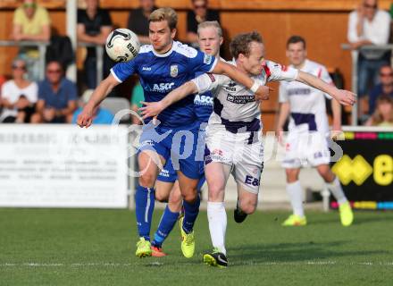 Fussball Regionalliga. SAK gegen ATSV Wolfsberg. Uros Roser, (SAK),  Peter Pucker (Wolfsberg). Klagenfurt, 8.5.2015.
Foto: Kuess
---
pressefotos, pressefotografie, kuess, qs, qspictures, sport, bild, bilder, bilddatenbank