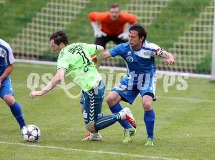 Fussball Kaerntner Liga. SV Feldkirchen/SV Oberglan gegen Annabichler Sportverein. Mario Antunovic,  (Feldkirchen), Almedin Hota  (ASV). Feldkirchen, am 9.5.2015.
Foto: Kuess
---
pressefotos, pressefotografie, kuess, qs, qspictures, sport, bild, bilder, bilddatenbank