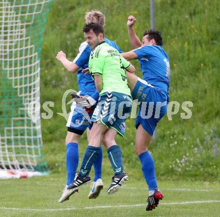 Fussball Kaerntner Liga. SV Feldkirchen/SV Oberglan gegen Annabichler Sportverein. Patrick Striednig, (Feldkirchen),  Nikolai Michael Kremer, Matthias Dollinger  (ASV). Feldkirchen, am 9.5.2015.
Foto: Kuess
---
pressefotos, pressefotografie, kuess, qs, qspictures, sport, bild, bilder, bilddatenbank