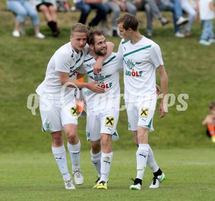 Fussball. Kaerntner Liga. Koettmannsdorf gegen Voelkermarkt. Torjubel  Manuel Primusch, Christopher Sauerschnig, Fabian Schubert (Voelkermarkt). Koettmannsdorf, 10.5.2015.
Foto: Kuess
---
pressefotos, pressefotografie, kuess, qs, qspictures, sport, bild, bilder, bilddatenbank