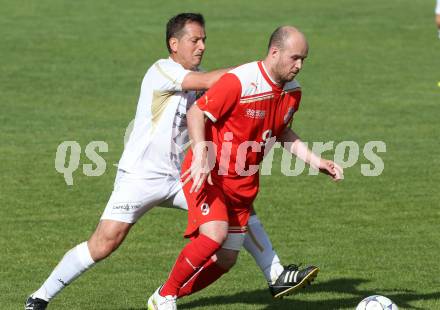 Fussball Unterliga Ost. SPG FC Poggersdorf gegen KAC 1909. Lucian Florin Orga, (Poggersdorf), Daniel Barrazutti (KAC). Poggersdorf, am 10.5.2015.
Foto: Kuess
---
pressefotos, pressefotografie, kuess, qs, qspictures, sport, bild, bilder, bilddatenbank