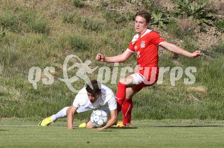 Fussball Unterliga Ost. SPG FC Poggersdorf gegen KAC 1909. Fabian Krenn, (Poggersdorf), Michael Eisterlehner (KAC). Poggersdorf, am 10.5.2015.
Foto: Kuess
---
pressefotos, pressefotografie, kuess, qs, qspictures, sport, bild, bilder, bilddatenbank