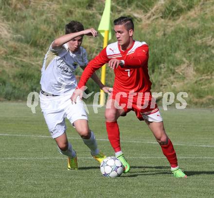 Fussball Unterliga Ost. SPG FC Poggersdorf gegen KAC 1909. Fabian Krenn,  (Poggersdorf), Toni Krijan (KAC). Poggersdorf, am 10.5.2015.
Foto: Kuess
---
pressefotos, pressefotografie, kuess, qs, qspictures, sport, bild, bilder, bilddatenbank