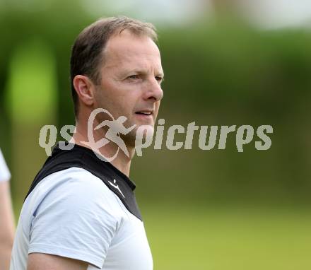 Fussball. Kaerntner Liga. Koettmannsdorf gegen Voelkermarkt. Trainer Kurt Stuck (Voelkermarkt). Koettmannsdorf, 10.5.2015.
Foto: Kuess
---
pressefotos, pressefotografie, kuess, qs, qspictures, sport, bild, bilder, bilddatenbank