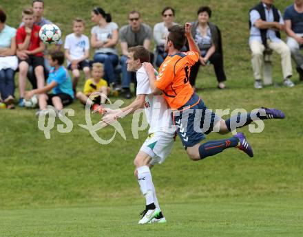 Fussball. Kaerntner Liga. Koettmannsdorf gegen Voelkermarkt. Christoph Hubert Habith (Koettmannsdorf), Fabian Schubert (Voelkermarkt). Koettmannsdorf, 10.5.2015.
Foto: Kuess
---
pressefotos, pressefotografie, kuess, qs, qspictures, sport, bild, bilder, bilddatenbank