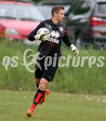 Fussball Kaerntner Liga. Maria Saal gegen Spittal/Drau.  Vida Balazs  (Spittal). Maria Saal, am 13.5.2015.
Foto: Kuess
---
pressefotos, pressefotografie, kuess, qs, qspictures, sport, bild, bilder, bilddatenbank