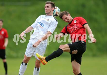 Fussball Kaerntner Liga. Maria Saal gegen Spittal/Drau. Rok Smid, (Maria Saal), Thomas Lagler  (Spittal). Maria Saal, am 13.5.2015.
Foto: Kuess
---
pressefotos, pressefotografie, kuess, qs, qspictures, sport, bild, bilder, bilddatenbank