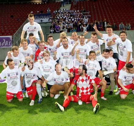 Fussball Regionalliga. SK Austria Klagenfurt gegen Kalsdorf. Meisterjubel Austria. Klagenfurt, 16.5.2015.
Foto: Kuess

---
pressefotos, pressefotografie, kuess, qs, qspictures, sport, bild, bilder, bilddatenbank