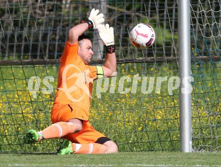 Fussball 1. Klasse Unteres Play Off. Oberes Moelltal gegen Stall.  Bernhard Zraunig  (Stall). Rangersdorf, am 16.5.2015.
Foto: Kuess
---
pressefotos, pressefotografie, kuess, qs, qspictures, sport, bild, bilder, bilddatenbank