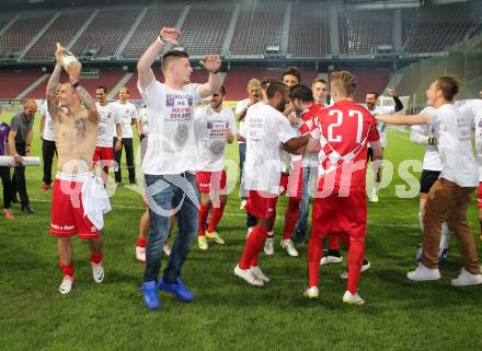 Fussball Regionalliga. SK Austria Klagenfurt gegen Kalsdorf. Meisterjubel Austria. Klagenfurt, 16.5.2015.
Foto: Kuess
---
pressefotos, pressefotografie, kuess, qs, qspictures, sport, bild, bilder, bilddatenbank