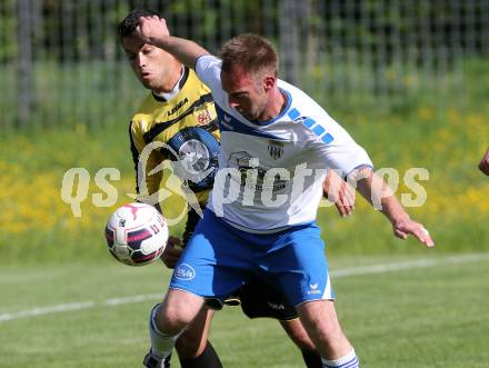 Fussball 1. Klasse Unteres Play Off. Oberes Moelltal gegen Stall.  Adolf Bodner, (Oberes Moelltal), Christopher Granig (Stall). Rangersdorf, am 16.5.2015.
Foto: Kuess
---
pressefotos, pressefotografie, kuess, qs, qspictures, sport, bild, bilder, bilddatenbank