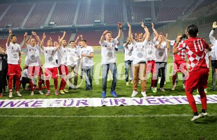 Fussball Regionalliga. SK Austria Klagenfurt gegen Kalsdorf. Meisterjubel Austria. Klagenfurt, 16.5.2015.
Foto: Kuess
---
pressefotos, pressefotografie, kuess, qs, qspictures, sport, bild, bilder, bilddatenbank