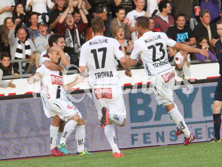 Fussball Bundesliga. RZ Pellets WAC gegen SK Puntigamer Sturm Graz.  Torjubel Manuel Kerhe, Joachim Standfest, Tadej Trdina, Daniel Drescher (WAC). Wolfsberg, am 16.5.2015.
Foto: Kuess

---
pressefotos, pressefotografie, kuess, qs, qspictures, sport, bild, bilder, bilddatenbank