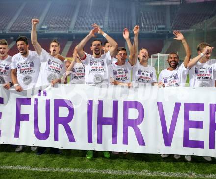 Fussball Regionalliga. SK Austria Klagenfurt gegen Kalsdorf. Meisterjubel Austria. Klagenfurt, 16.5.2015.
Foto: Kuess
---
pressefotos, pressefotografie, kuess, qs, qspictures, sport, bild, bilder, bilddatenbank