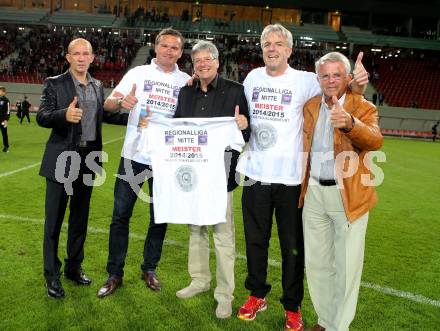 Fussball Regionalliga. SK Austria Klagenfurt gegen Kalsdorf. Trainer Manfred Bender, Landeshauptmann Peter Kaiser, Co-Trainer Guenther Vidreis. Klagenfurt, 16.5.2015.
Foto: Kuess

---
pressefotos, pressefotografie, kuess, qs, qspictures, sport, bild, bilder, bilddatenbank