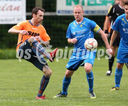 Fussball Unterliga Ost. DSG Sele Zell gegen Globasnitz. Miran Kelih, (Sele Zell), Rok Pavlicic (Globasnitz). Zell, am 17.5.2015.
Foto: Kuess
---
pressefotos, pressefotografie, kuess, qs, qspictures, sport, bild, bilder, bilddatenbank