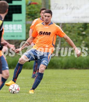 Fussball Unterliga Ost. DSG Sele Zell gegen Globasnitz.  Miha Groegl (Globasnitz). Zell, am 17.5.2015.
Foto: Kuess
---
pressefotos, pressefotografie, kuess, qs, qspictures, sport, bild, bilder, bilddatenbank