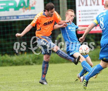 Fussball Unterliga Ost. DSG Sele Zell gegen Globasnitz. Zan Kramar (Sele), Michael Lince (Globasnitz). Zell, am 17.5.2015.
Foto: Kuess
---
pressefotos, pressefotografie, kuess, qs, qspictures, sport, bild, bilder, bilddatenbank