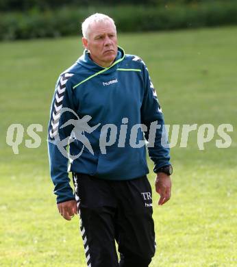 Fussball Unterliga Ost. DSG Sele Zell gegen Globasnitz.  Trainer Josef Micheu (Globasnitz). Zell, am 17.5.2015.
Foto: Kuess
---
pressefotos, pressefotografie, kuess, qs, qspictures, sport, bild, bilder, bilddatenbank