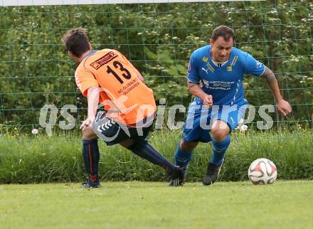 Fussball Unterliga Ost. DSG Sele Zell gegen Globasnitz. Marko Petricevic,  (Sele Zell), Michael Lince (Globasnitz). Zell, am 17.5.2015.
Foto: Kuess
---
pressefotos, pressefotografie, kuess, qs, qspictures, sport, bild, bilder, bilddatenbank