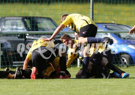 Fussball 1. Klasse Unteres Play Off. Oberes Moelltal gegen Stall. Torjubel Stall. Rangersdorf, am 16.5.2015.
Foto: Kuess
---
pressefotos, pressefotografie, kuess, qs, qspictures, sport, bild, bilder, bilddatenbank