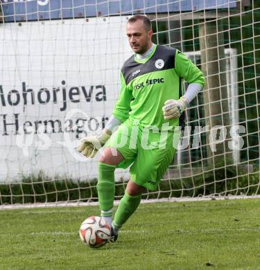 Fussball Unterliga Ost. DSG Sele Zell gegen Globasnitz. Janez Urigelj (Sele Zell). Zell, am 17.5.2015.
Foto: Kuess
---
pressefotos, pressefotografie, kuess, qs, qspictures, sport, bild, bilder, bilddatenbank