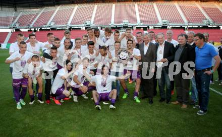 Fussball Regionalliga. SK Austria KLagenfurt gegen Wallern. Meisterehrung Austria. KLagenfurt, am 29.5.2015.
Foto: Kuess
---
pressefotos, pressefotografie, kuess, qs, qspictures, sport, bild, bilder, bilddatenbank