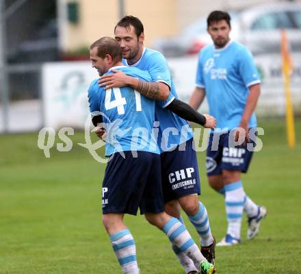 Fussball 2. Klasse C. Oberglan gegen Poertschach. Torjubel Manuel Pammer, Christopher Scheiber (Oberglan). Oberglan, am 22.5.2015.
Foto: Kuess
---
pressefotos, pressefotografie, kuess, qs, qspictures, sport, bild, bilder, bilddatenbank