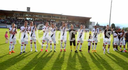 Fussball Bundesliga. RZ Pellets WAC gegen SK Rapid Wien. Die Spieler des WAC verabschieden sich von den Fans. Wolfsberg, am 16.5.2015.
Foto: Kuess

---
pressefotos, pressefotografie, kuess, qs, qspictures, sport, bild, bilder, bilddatenbank