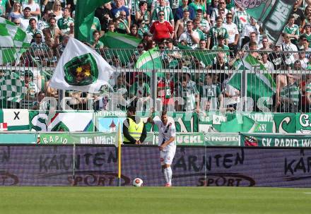 Fussball Bundesliga. RZ Pellets WAC gegen SK Rapid Wien.  Manuel Seidl, (WAC), Fans  (Wien). Wolfsberg, am 16.5.2015.
Foto: Kuess

---
pressefotos, pressefotografie, kuess, qs, qspictures, sport, bild, bilder, bilddatenbank