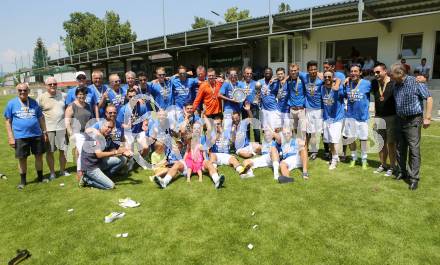 Fussball Kaerntner Liga. Annabichler SV gegen ATUS Ferlach. Meisterjubel.  (ASV). Annabichl, am 7.6.2015.
Foto: Kuess
---
pressefotos, pressefotografie, kuess, qs, qspictures, sport, bild, bilder, bilddatenbank