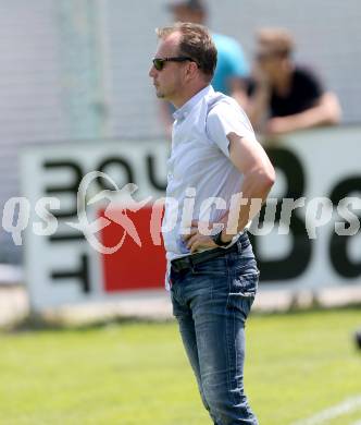 Fussball Kaerntner Liga. Annabichler SV gegen ATUS Ferlach. Trainer Dietmar Thuller (ASV). Annabichl, am 7.6.2015.
Foto: Kuess
---
pressefotos, pressefotografie, kuess, qs, qspictures, sport, bild, bilder, bilddatenbank