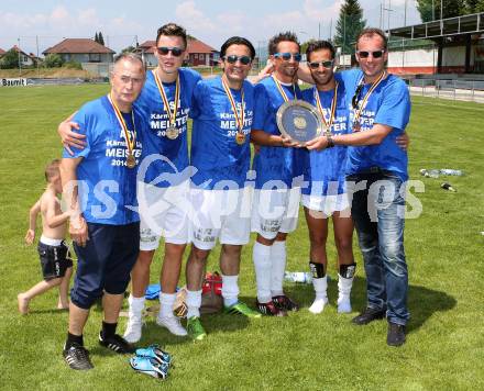 Fussball Kaerntner Liga. Annabichler SV gegen ATUS Ferlach. Co-Trainer Josef Thuller, Philipp Matthias Gaggl, Almedin Hota, Matthias Dollinger, Abian Jose Serrano Davila, Trainer Dietmar Thuller (ASV). Annabichl, am 7.6.2015.
Foto: Kuess
---
pressefotos, pressefotografie, kuess, qs, qspictures, sport, bild, bilder, bilddatenbank