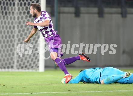 Fussball Regionalliga. Aufstiegs Play Off. SK Austria Klagenfurt gegen Parndorf. Ali Hamdemir, (Austria), Stefan Krell  (Parndorf). KLagenfurt, am 9.6.2015.
Foto: Kuess
---
pressefotos, pressefotografie, kuess, qs, qspictures, sport, bild, bilder, bilddatenbank