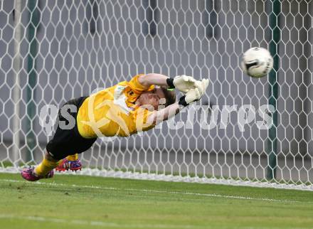 Fussball Regionalliga. Aufstiegs Play Off. SK Austria Klagenfurt gegen Parndorf. Filip Dmitrovic (Austria). KLagenfurt, am 9.6.2015.
Foto: Kuess
---
pressefotos, pressefotografie, kuess, qs, qspictures, sport, bild, bilder, bilddatenbank