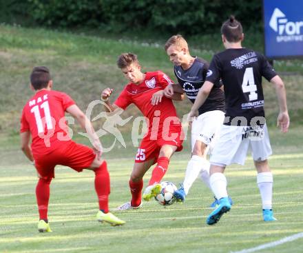 Fussball. Kaerntner Liga. Ferlach Atus gegen Gmuend. Daniel Jobst (Ferlach),  Kevin Matthias Winkler (Gmuend). Ferlach, 13.6.2015.
Foto: Kuess
---
pressefotos, pressefotografie, kuess, qs, qspictures, sport, bild, bilder, bilddatenbank