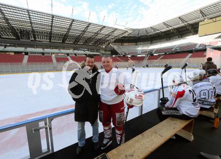 Eishockey. Kaerntner Freiluftderby. Vorschaufotos. Hans Schaunig, Hans Sulzer. Klagenfurt Woerthersee Stadion. 23.12.2014.
Foto: Kuess 
---
pressefotos, pressefotografie, kuess, qs, qspictures, sport, bild, bilder, bilddatenbank