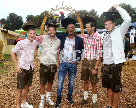 Fussball Bundesliga. RZ Pellets WAC beim Gackern. Manuel Kerhe, Stefan Schwendinger, Silvio, Jacobo, Roland Putsche. St. Andrae, am 12.8.2014.
Foto: Kuess
---
pressefotos, pressefotografie, kuess, qs, qspictures, sport, bild, bilder, bilddatenbank