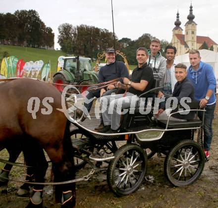 Fussball Bundesliga. RZ Pellets WAC beim Gackern. Trainer Dietmar Kuehbauer, Tadej Trdina, Stephan Palla, Christopher Wernitznig, Michael Sollbauer. St. Andrae, am 12.8.2014.
Foto: Kuess
---
pressefotos, pressefotografie, kuess, qs, qspictures, sport, bild, bilder, bilddatenbank