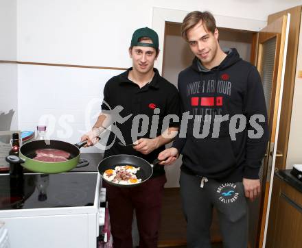 EBEL. Eishockey Bundesliga. Daniel Ban, Thomas Hundertpfund (KAC). Klagenfurt, am 22.11.2014.
Foto: Kuess
---
pressefotos, pressefotografie, kuess, qs, qspictures, sport, bild, bilder, bilddatenbank