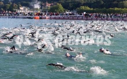 Ironman Austria. Schwimmstart, Schwimmen. Klagenfurt, am 28.6.2015.
Foto: Kuess
---
pressefotos, pressefotografie, kuess, qs, qspictures, sport, bild, bilder, bilddatenbank