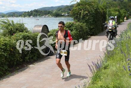 Ironman Austria. Laufen. Ivan Rana (ESP). Klagenfurt, am 28.6.2015.
Foto: Kuess
---
pressefotos, pressefotografie, kuess, qs, qspictures, sport, bild, bilder, bilddatenbank