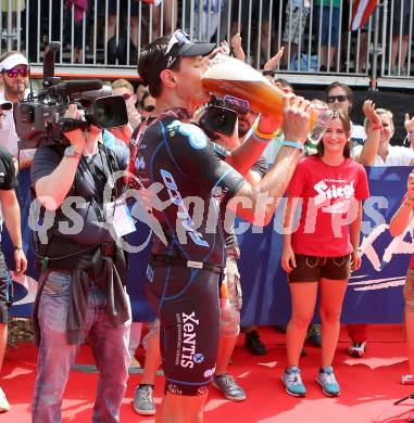 Ironman Austria. Laufen. Ziel. Michael Weiss (AUT). Klagenfurt, am 28.6.2015.
Foto: Kuess
---
pressefotos, pressefotografie, kuess, qs, qspictures, sport, bild, bilder, bilddatenbank