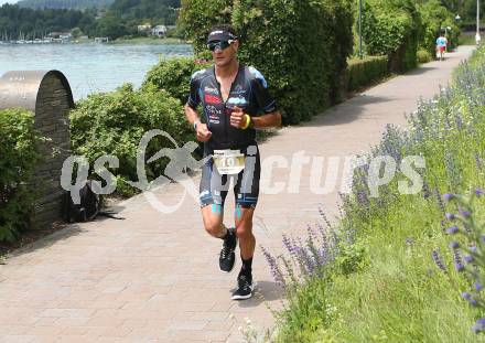 Ironman Austria. Laufen. Michael Weiss (AUT). Klagenfurt, am 28.6.2015.
Foto: Kuess
---
pressefotos, pressefotografie, kuess, qs, qspictures, sport, bild, bilder, bilddatenbank