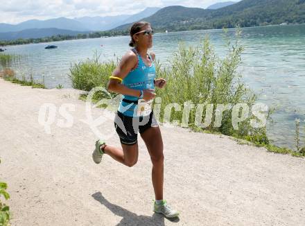 Ironman Austria. Laufen. Lisa Huetthaller (AUT). Klagenfurt, am 28.6.2015.
Foto: Kuess
---
pressefotos, pressefotografie, kuess, qs, qspictures, sport, bild, bilder, bilddatenbank