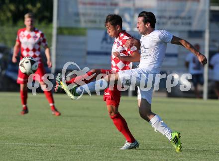 Fussball Testspiel. Annabichler SV gegen SK Austria Klagenfurt. Almedin Hota,  (ASV), Eric Zachhuber (Austria). Welzenegg, am 29.6.2015.
Foto: Kuess
---
pressefotos, pressefotografie, kuess, qs, qspictures, sport, bild, bilder, bilddatenbank