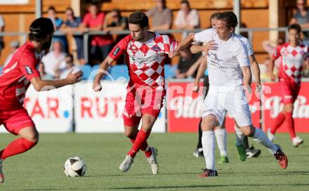 Fussball Testspiel. Annabichler SV gegen SK Austria Klagenfurt. Stefan Dollinger, (ASV), Demagoj Beslic  (Austria). Welzenegg, am 29.6.2015.
Foto: Kuess
---
pressefotos, pressefotografie, kuess, qs, qspictures, sport, bild, bilder, bilddatenbank